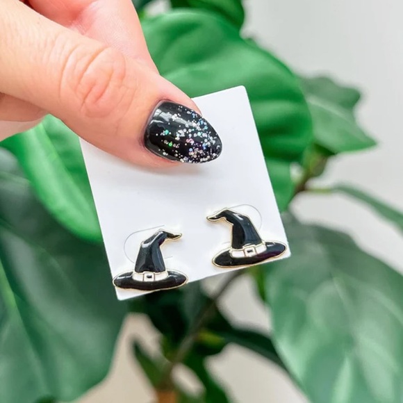 NEW Prep Obsessed Witch Hat Signature Enamel Studs - Picture 3 of 6
